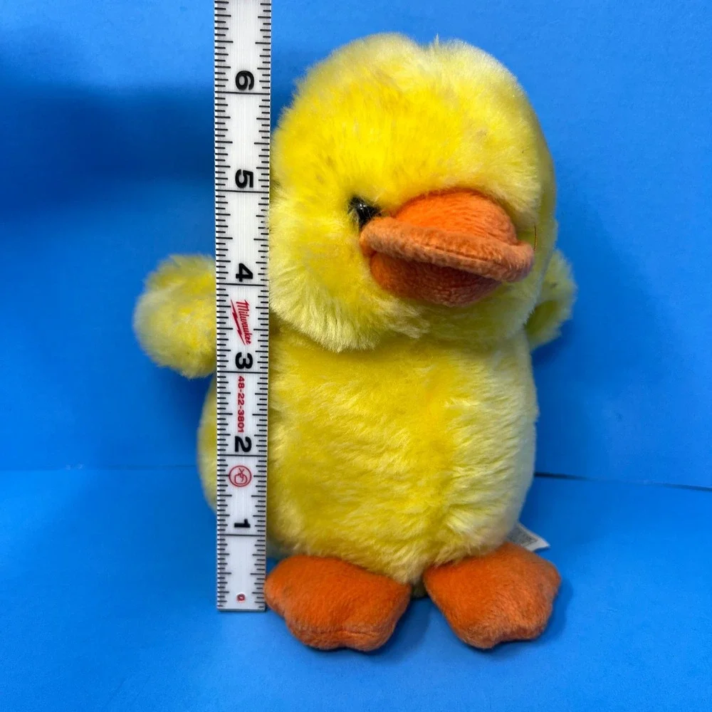 1999 Gemmy Singing Duckling Plush 6in‎ Yellow Electronic Musical Toy Duck
